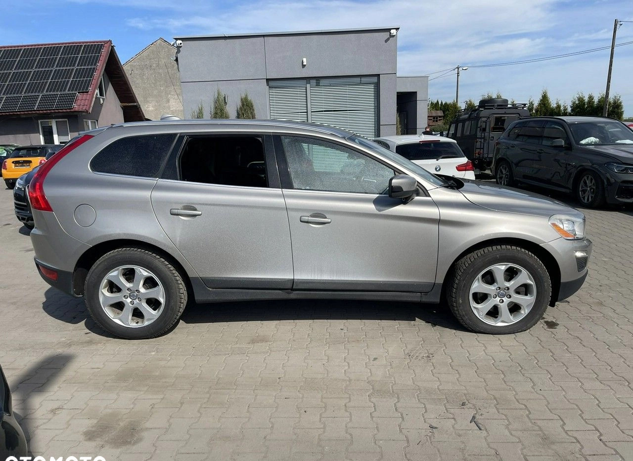 Volvo XC 60 cena 39900 przebieg: 207300, rok produkcji 2013 z Uniejów małe 172